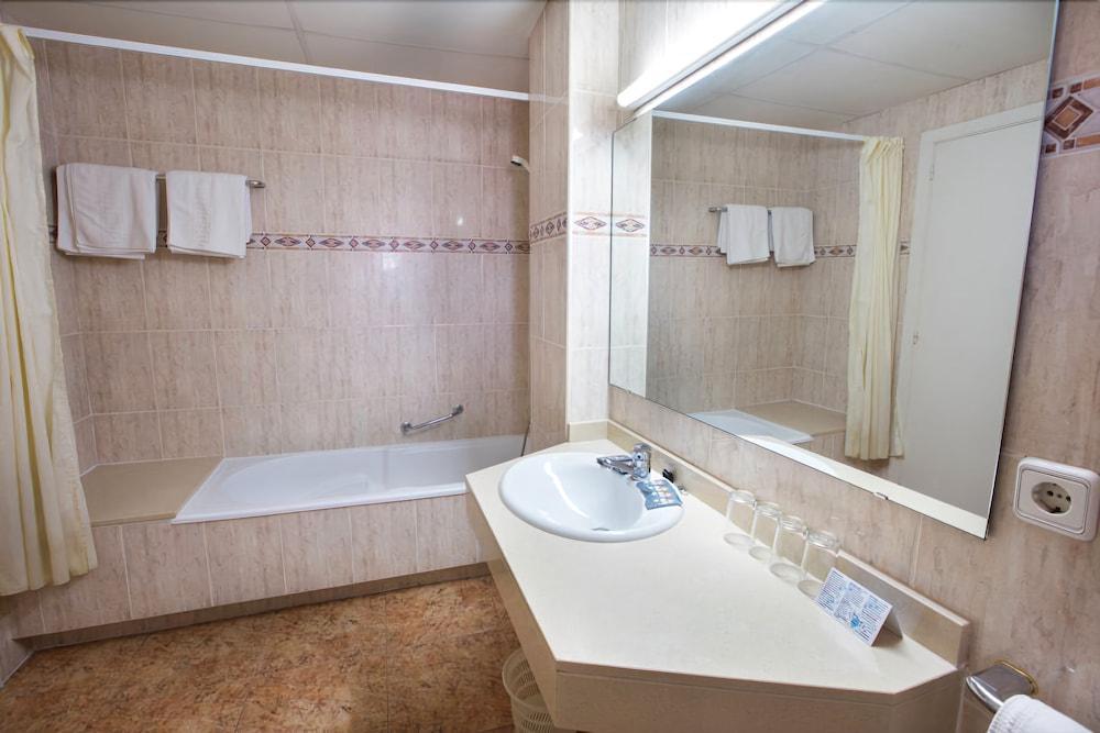 Costa Brava Hotel 3*